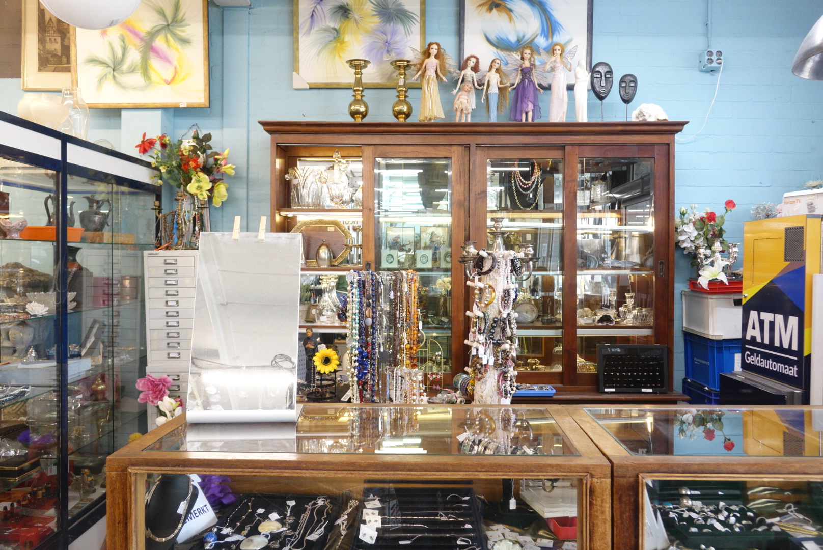 Hoe vind je de mooiste schatten in de kringloopwinkel?